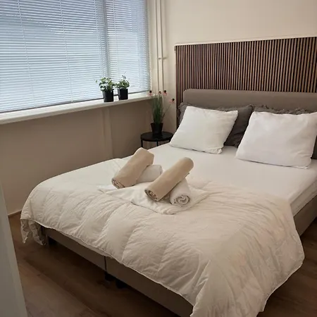 3 Bedroom In Near The And Close To Amsterdam Appartement *