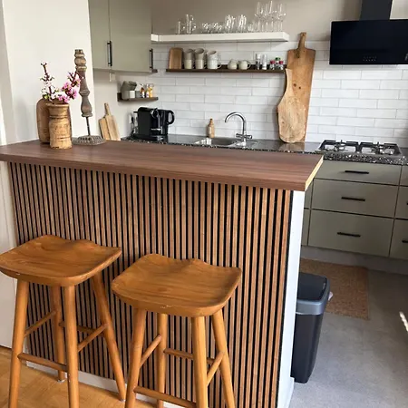 3 Bedroom In Near The And Close To Amsterdam Appartement *